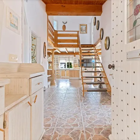 Nostalgia 아파트 트로기르